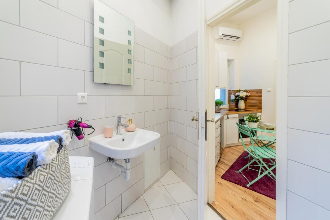 Real Apartments Anker II Budapest Luaran gambar